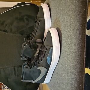 NIKE BLAZER MEN MID SIZE 9 BLACK